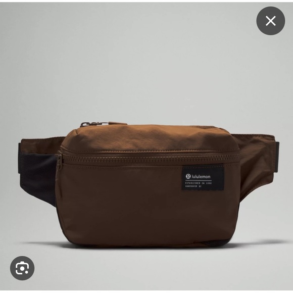 lululemon athletica Handbags - NWT Lululemon Athletica Clean Lines Belt Bag 2L